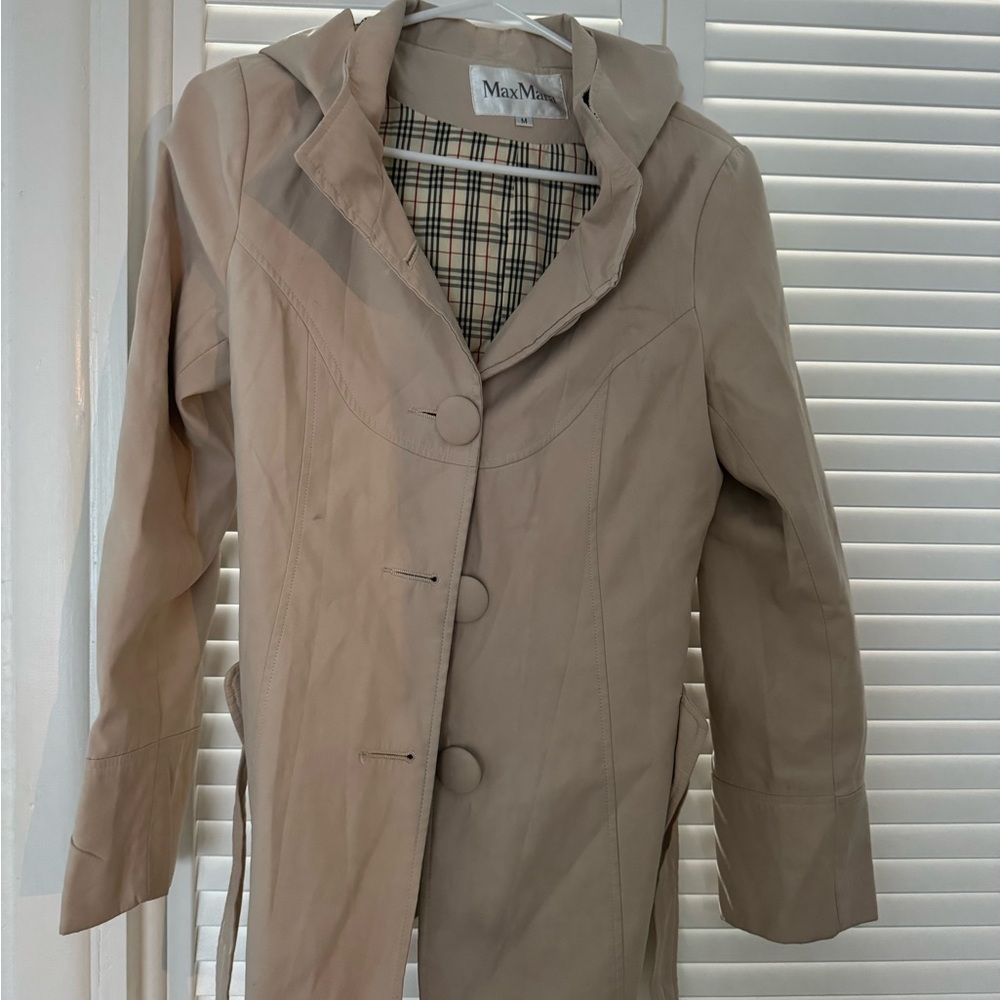 MaxMara Weekend Trench in Beige with Red Plaid lining size M